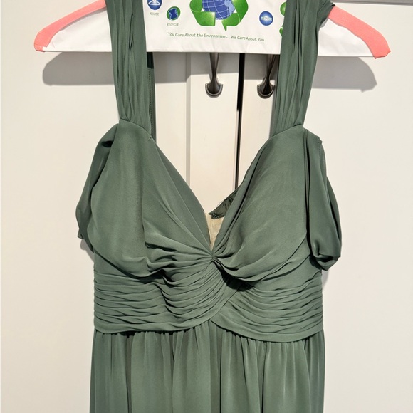 Azazie Lianne Eucalyptus sage green bridesmaids dress gown size 10 unaltered - Picture 2 of 6